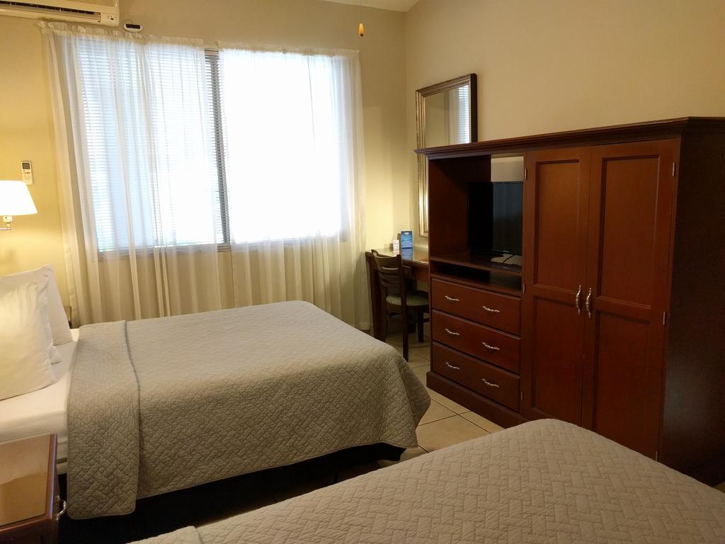 Hotel El Almendro Манагуа Экстерьер фото